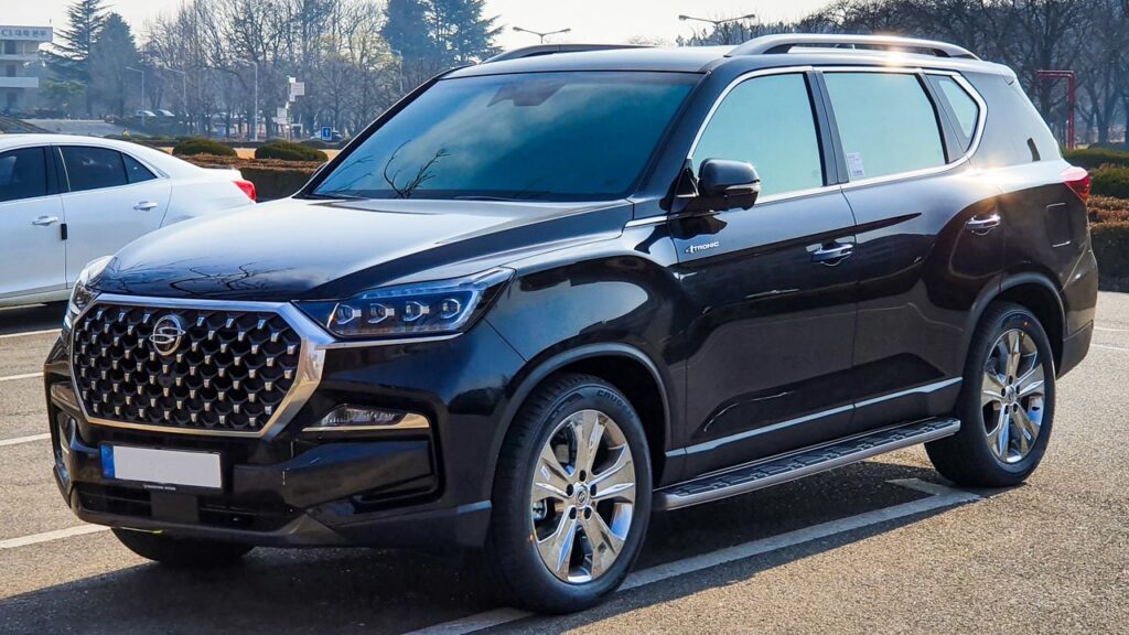 SsangYong Rexton Mk3 (Y400) 2017-2022 exterior