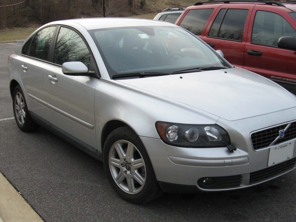 Volvo S40 Mk2 (544) 2004-2012 exterior