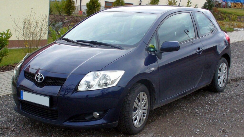 Toyota Auris Mk1 (E15) 2006-2014 exterior