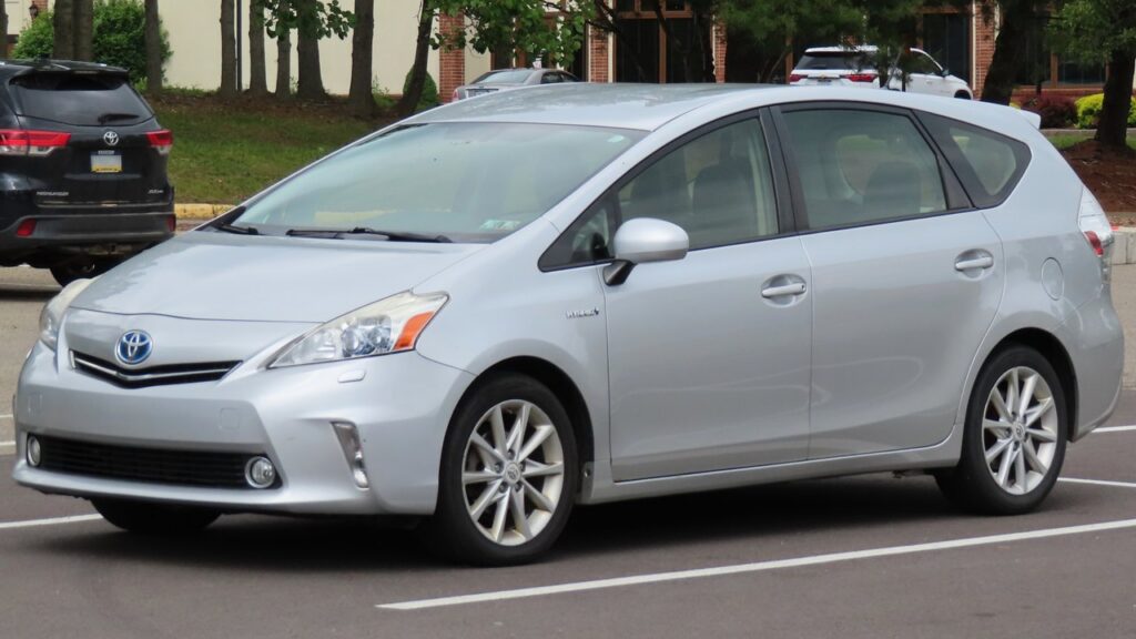 Toyota Prius Mk1 Prius+ (ZVW40) 2012-2016 exterior