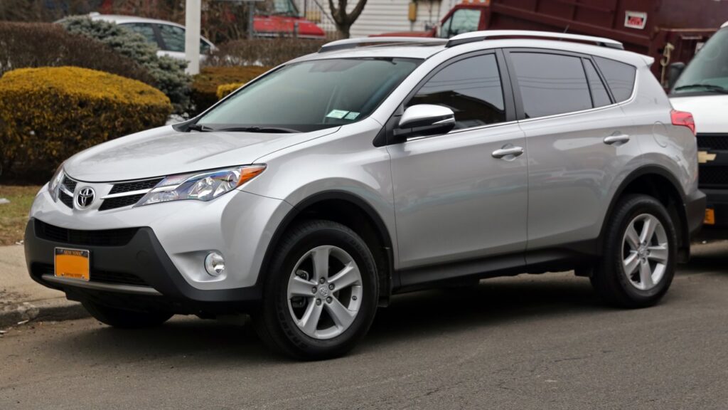Toyota RAV4 Mk4 (XA40) 2013-2018 exterior