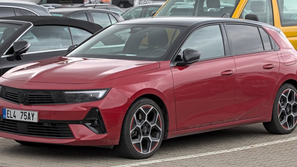 Vauxhall Astra Mk8 (L) 2022-Present exterior