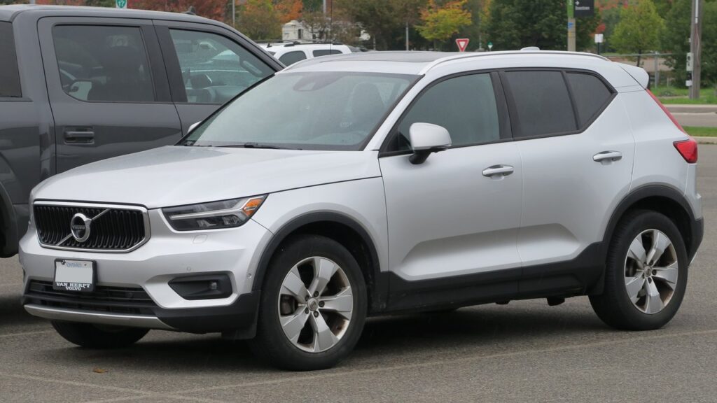 Volvo XC40 Mk1 (536) 2017-present exterior