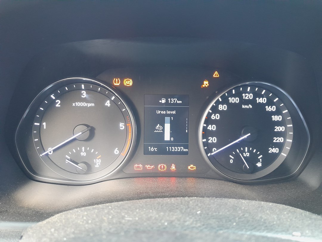 AdBlue / urea level display in the Hyundai i30 diesel instrument cluster