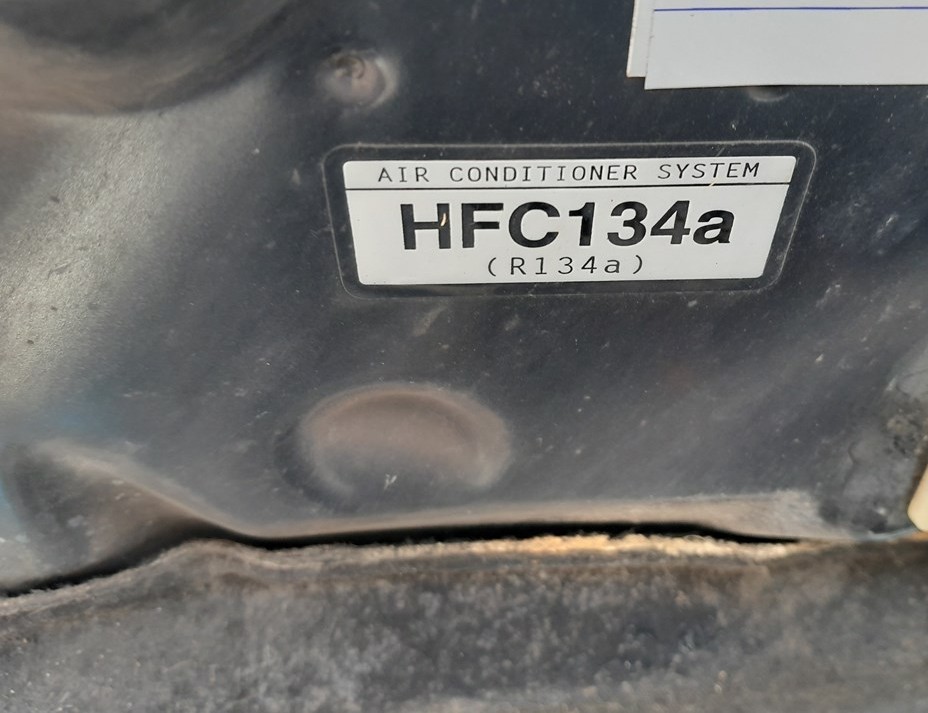 Honda CR-V under-hood HFC134a R134a air-conditioning label