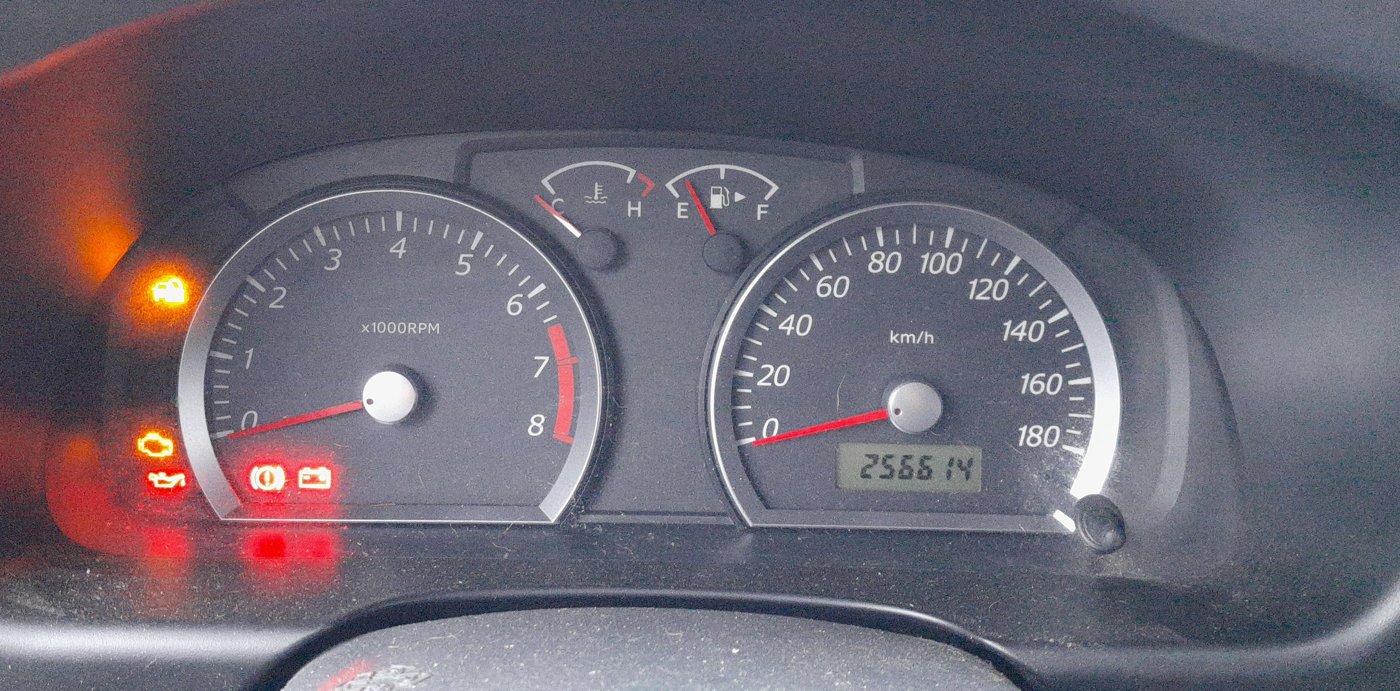 Suzuki Jimny instrument cluster warning lights at key-on