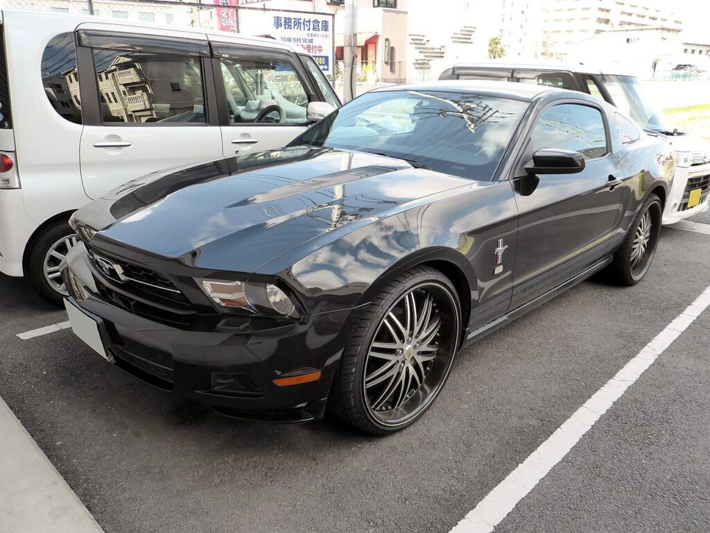 Ford Mustang Mk5 (S197) 2005-2014 exterior