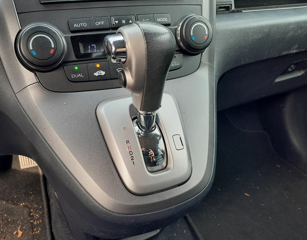 Honda CR-V automatic gear selector P R N D 2 1
