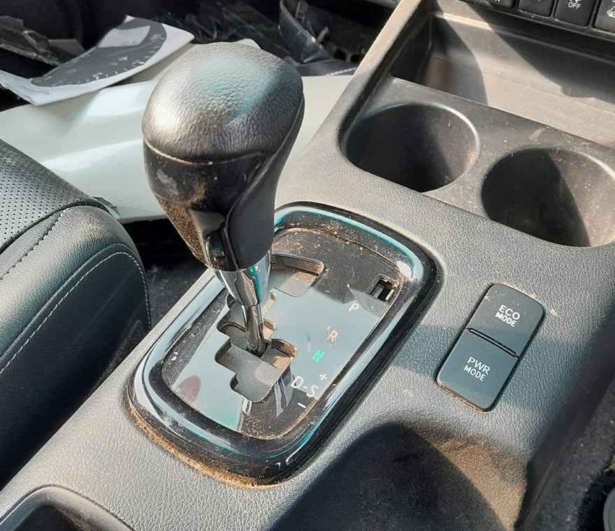Toyota Hilux automatic gear shifter